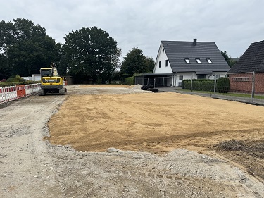 Erstellung einer Sandplatte und eines Gründungspolsters mit Verdichtung
